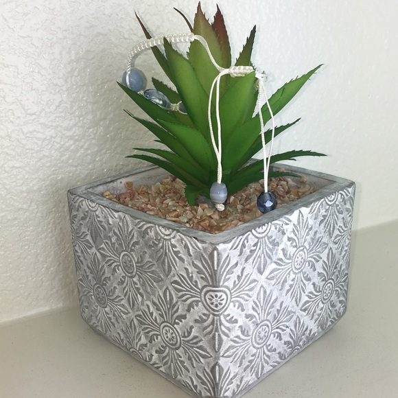 Handmade Chinese Knotting Bracelet W/ Glass Beads - Picture 4 of 8